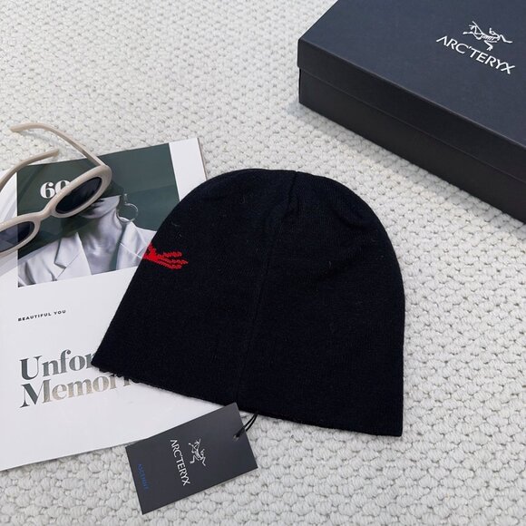 Arc'teryx Knit Hat - Picture 4 of 5